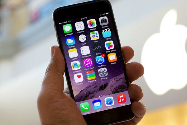 Hackers attempt to reverse iPhone update effects